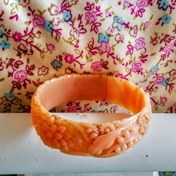 Vintage Peachy Pink Floral Celluloid Bangle Lovely - Picture 3 of 9